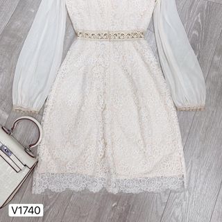 Đầm ren cổ vuông nhấn eo