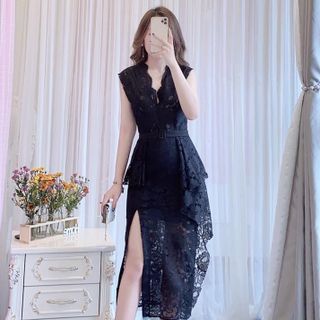 Đầm ren xẻ tà sang trọng