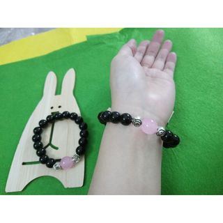 Chuỗi mix đá và mặt hoa hồng