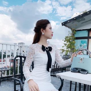 Đầm ren đính nơ