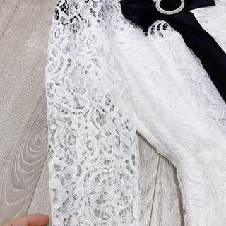 Đầm ren đính nơ