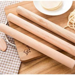 Một Cây lăn bột bánh bằng gỗ dài 28cm