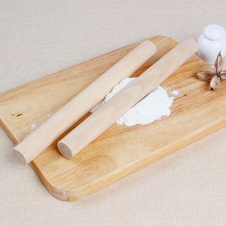 Một Cây lăn bột bánh bằng gỗ dài 28cm