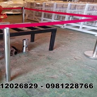 Trụ barie phân cách bằng inox dây căng