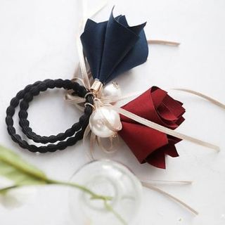 Cột tóc xinh đủ màu hoa đẹp
