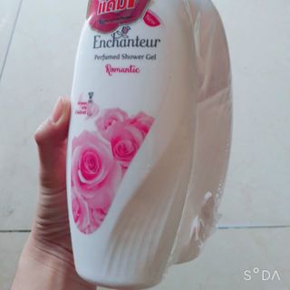 Sữa tắm enchanteur