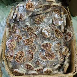 Kẹo Chuối Cuộn Bánh Phồng