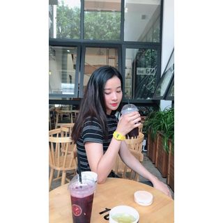 Đồng hồ điện tử cho người lớn hoặc trẻ em đều được. Rất dễ phối đồ. Giá sỉ 25k siêu rẻ