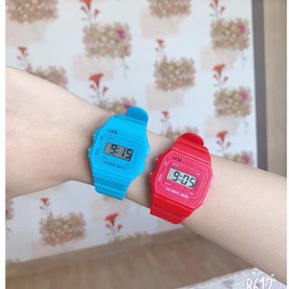 Sỉ . Đồng hồ điện tử cho người lớn hoặc trẻ em đều được. Rất dễ phối đồ. Giá sỉ 25k.