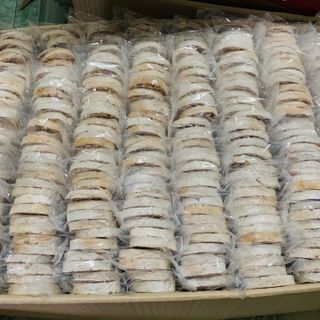 Kẹo Chuối Cuộn Bánh Phồng