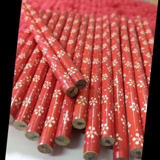 Bút chì chuốc. Mua 10 bút tặng 2 đồ chuốc.Mua 100 bút chì tặng 30 chuốc nhé