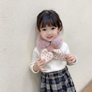 KHĂN CHOÀNG CỔ CHẤM BI CHO BÉ GÁI