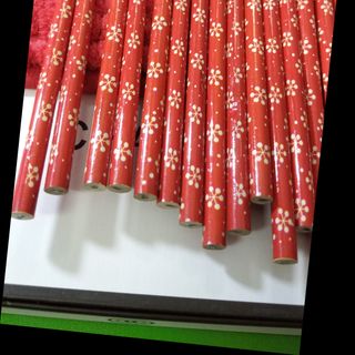 Bút chì chuốc. Mua 10 bút tặng 2 đồ chuốc.Mua 100 bút chì tặng 30 chuốc