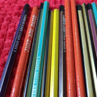 Bút chì chuốc. Mua 10 bút tặng 2 đồ chuốc.Mua 100 bút chì tặng 30 chuốc