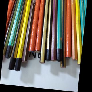 Bút chì chuốc. Mua 10 bút tặng 2 đồ chuốc.Mua 100 bút chì tặng 30 chuốc