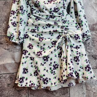 Váy hoa tay dài mùa xuân