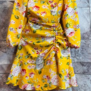 Váy hoa tay dài mùa xuân