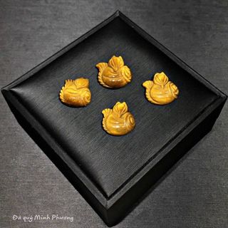 Bà Hồ Ly đá Mắt Hổ Nâu Vàng Tiger’s Eye ôm hoa hỗ trợ tình duyên Tặng kèm móc bạc HL100 - Hợp mệnh Kim, Thổ