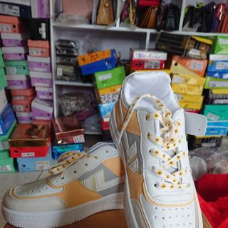 Giày thể thao nữ