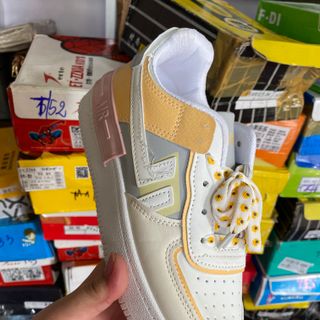 Giày thể thao nữ