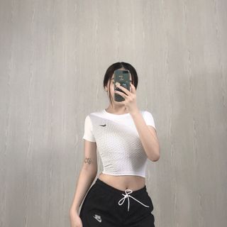 Croptop họa tiết phong cách