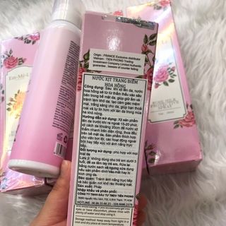 Nước xịt trang điểm tinh chất hoa hồng Emmeli