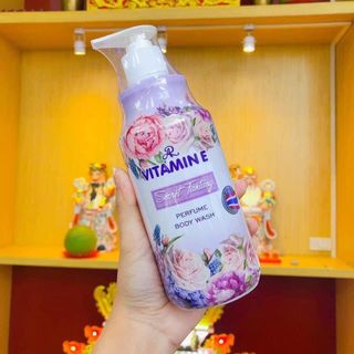 Sữa Tắm Hương Nước Hoa AR Vitamin E Perfume Body Wash 400ml