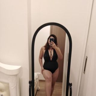 SỈ BIKINI - BIKINI MỘT MẢNH MÀU ĐEN