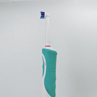 Bàn chải đánh răng điện Oral-B