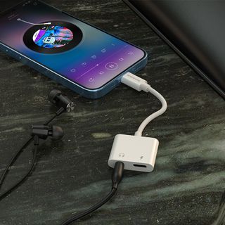 Jack Chuyển Đổi Borofone BV12 Lightning 2 in 1 - 1 Đầu Sạc Lightning, 1 Đầu Tai Nghe 3.5