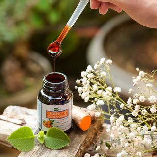 LIQUID NANO CURCUMIN OIC - TINH BỘT NGHỆ HỖ TRỢ ĐIỀU TRỊ DẠ DÀY (LNCO)