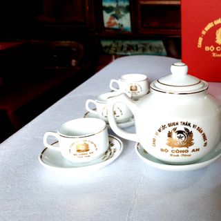 Bộ ấm chén/tách trà Bát Tràng in logo dáng KHONGKONG vẽ vàng kim 24k