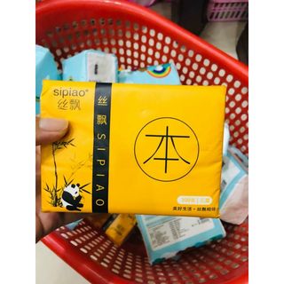 Khăn giấy Gấu Trúc Sipiao làm từ bột tre mềm dai.