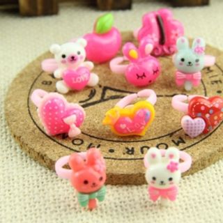 Nhẫn đeo tay đủ mẫu xinh xắn