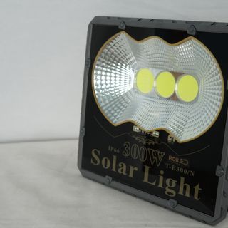 Đèn pha Roiled PC300W thiết kế mới