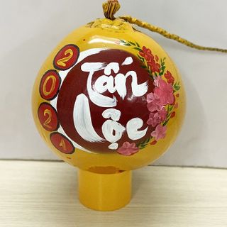 Dừa vẽ thư pháp chưng tết