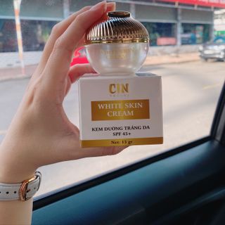 KEM FACE DƯỠNG TRẮNG CHỐNG NẮNG