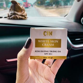 KEM FACE DƯỠNG TRẮNG CHỐNG NẮNG