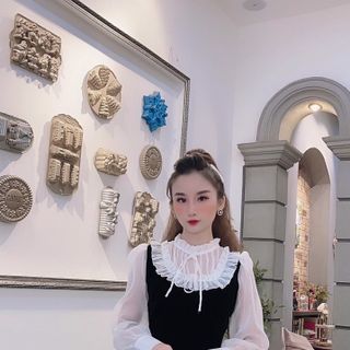 Đầm nhung xòe cổ bèo