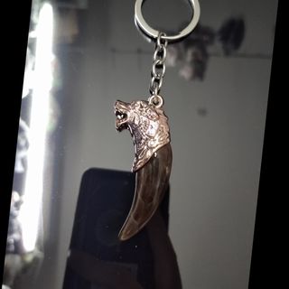 Móc khóa nanh mẫu mới