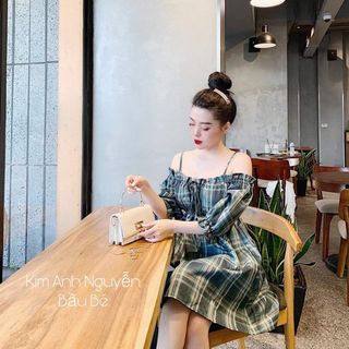 [ SỈ ] Đầm Caro Kate Xanh Dáng Xòe Trễ Vai Đính Nơ Ngực Tiểu Thư