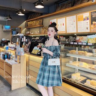 [ SỈ ] Đầm Caro Kate Xanh Dáng Xòe Trễ Vai Đính Nơ Ngực Tiểu Thư