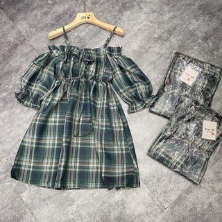 [ SỈ ] Đầm Caro Kate Xanh Dáng Xòe Trễ Vai Đính Nơ Ngực Tiểu Thư