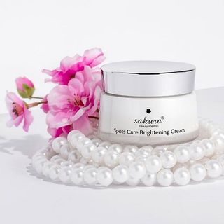 Kem Sakura Spots Care Brightening Cream Dưỡng Trắng Ngừa Sạm Nám giá sỉ