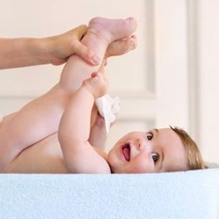Túi 10 gói Khăn ướt Nhật MOONY 800 tờ an toàn kể cả trẻ sơ sinh