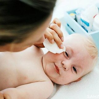 Túi 10 gói Khăn ướt Nhật MOONY 800 tờ an toàn kể cả trẻ sơ sinh