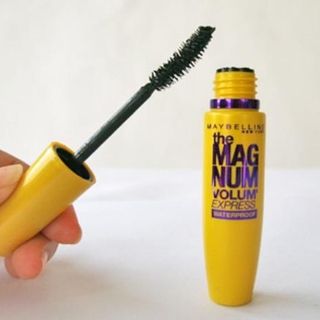 Mascara dầy mi x10 lần mascara