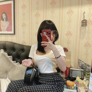 Áo phông cổ chữ u