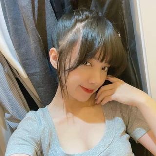 Áo phông cổ chữ u
