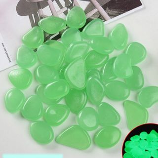 Đá dạ quang phát sáng trong đêm